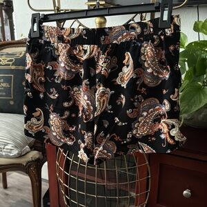 PAPERMOON SIZE M Black Paisley Print Women's Shorts. Super cute bow tie at waist
